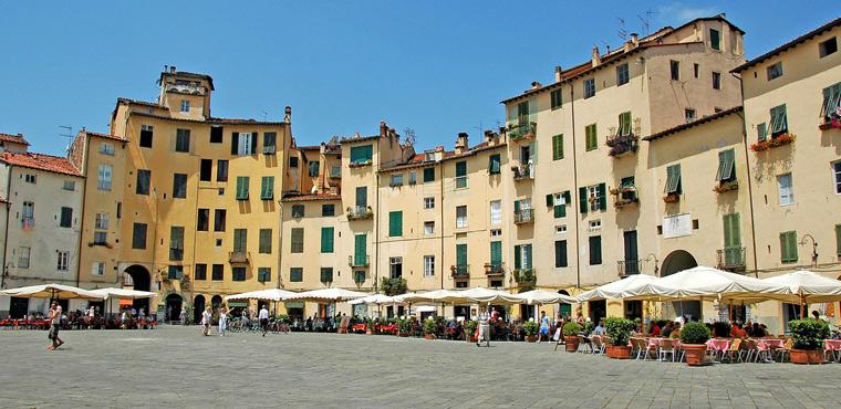 Piazza Anfiteatro, Lucca